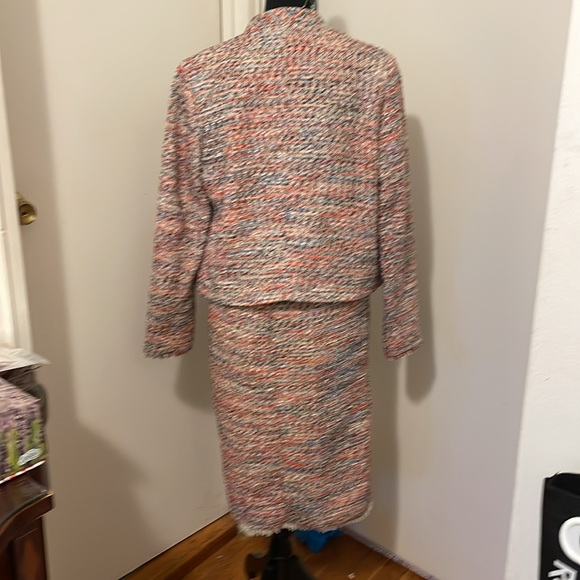 Ladies skirt suit -new - Picture 5 of 7
